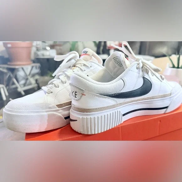 Nike Court Legacy Lift
Women's Shoes size 7.5 - Picture 4 of 13